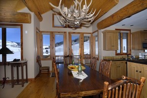 31 GoldLink_10 dining room view