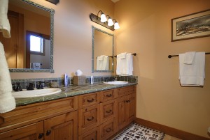 31 GoldLink_24 guest bath 2