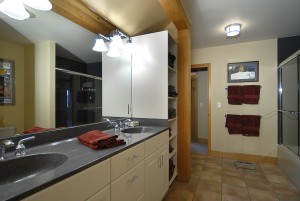 181 Fairway_20 guest master bath