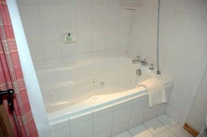 Spa tub in Mstr bath