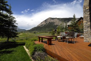 181 Fairway_03 back deck