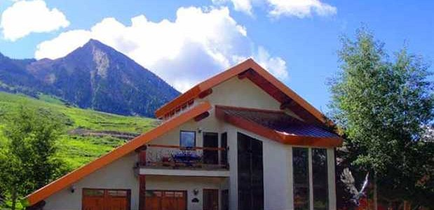 Front of House summer Magnificent location and views