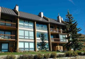 Front of Columbine condo 2307 Ski in Ski out Columbine condominium